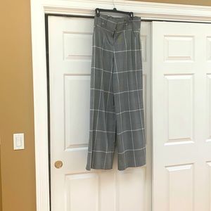 NY&CO size 4 Wide leg pants. Grey plaid. Paper bag top and high waisted. offer